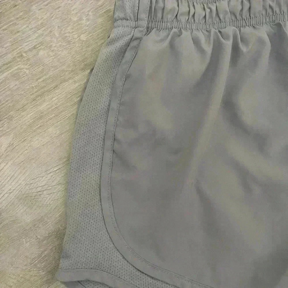 NIKE Dri Fit Athletic Shorts M - Picture 4 of 6